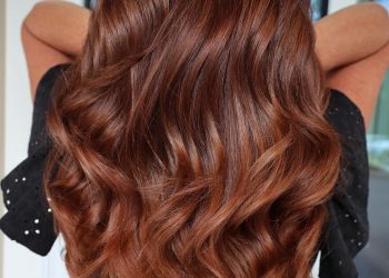 13 dunkle Auburn Haarfarbenstile, die leuchten