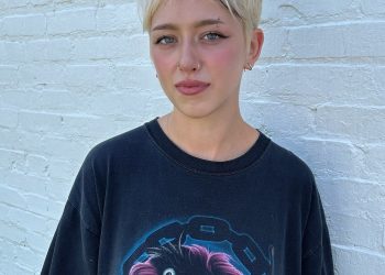 13 nervöse abgehackte Pixie -Haarschnitte voller Haltung