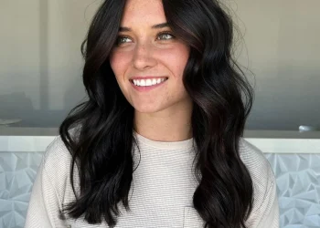 15 dunkle Haarfarben für maximalen Glanz