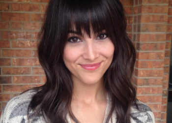 16 schicke wellige Haare mit Pony -Stilen, die toll aussehen