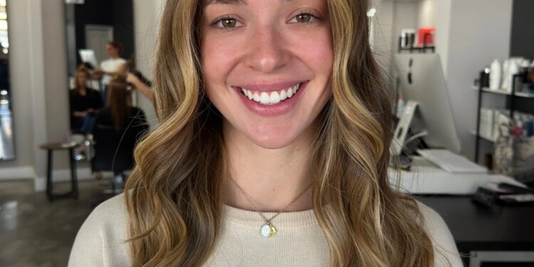 20 Karamell-Honigblond-Haartrends für Glow-Ups 2025