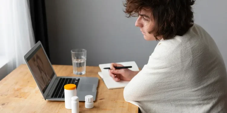 15 flexible Arbeit zu Hause Jobs für Menschen mit chronischer Krankheit (verdienen bis zu 17.000 US -Dollar pro Monat)