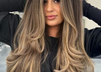 25 natürlich aussehende hellbraune Haare mit Highlights