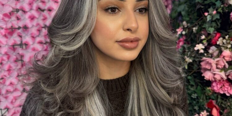 25 stilvolle Möglichkeiten zum Tragen heben die Haarfarbe hervor